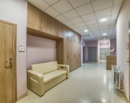 Korytarz w nowoczesnej klinice Dr Olender
